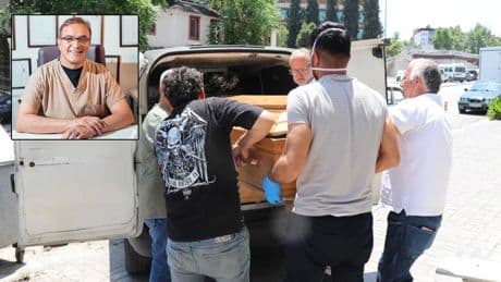4 gündür haber alınamayan doktor evinde ölü bulundu