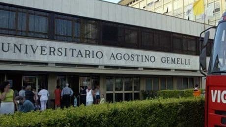 Botulino, sintomi di intossicazione e cosa fare. Soave (Gemelli): «Provoca paralisi dalla testa in giù». Ecco il primo segnale di botulismo