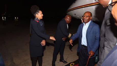Oud-president Bongo van Gabon in ballingschap naar Angola