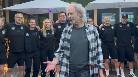 Hit von Wolfgang Petry - Jetzt kommt der EM-Schlager unserer Mädels