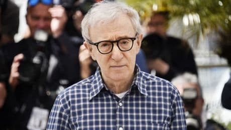 "Poutine a tort", mais il ne faut "pas couper court aux discussions artistiques": Woody Allen défend sa participation à un festival russe