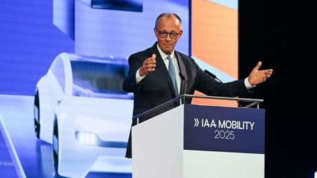 +++ Bundesregierung +++: IAA: Merz gegen einseitige Festlegung bei Auto-Klimazielen