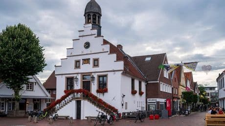 Sommerferien Tipp ab Bremen: Lingen besticht mit Fachwerk und Natur