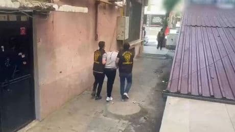 Polisi "beybi", müşterileri "koli" şifresiyle belirleyen fuhuş şebekesine operasyon! 6 kişi tutuklandı