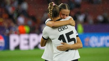 Frauen-EM im TV: "Der blödeste Ball von allen"