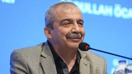 SON DAKİKA |  Sırrı Süreyya Önder'in cenazesi hastaneden alındı