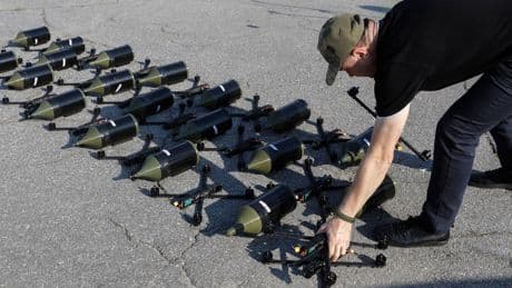 Guerre en Ukraine jour 1297 : plus de 220 drones ukrainiens abattus, possible « erreur » de Moscou