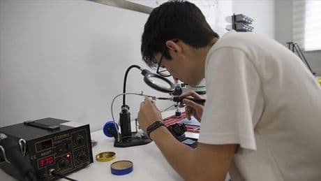Fabrika gibi çalışan meslek lisesi öğrencilerine dev destek