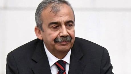 Sırrı Süreyya Önder'in sağlık durumuna ilişkin yeni açıklama: 'Hayati riski devam ediyor'