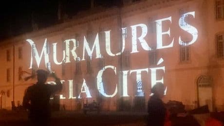 Murmures de la cité à Moulins : l’Humanité a assisté au spectacle du mini-Puy du Fou et c’est encore pire que prévu