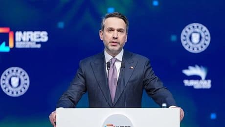 Bakan Bayraktar: Enerjide merkez ülke olma hedefindeyiz