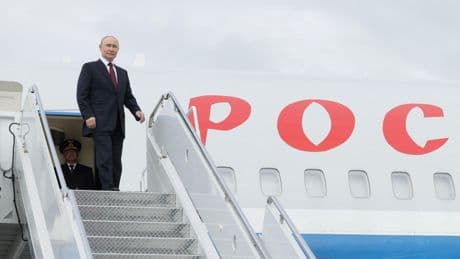 Putin regresa triunfador a Moscú y se jacta de que el encuentro con Trump ha sido "extremadamente útil"