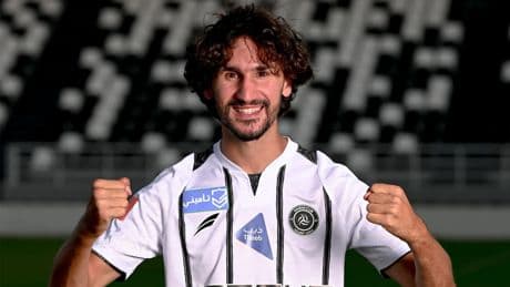 Al Shabab, Milan'dan Yacine Adli'yi kadrosuna kattı