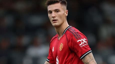 Benjamin Sesko handed Man Utd warning after Ruben Amorim transfer failure: 'Still very weak'