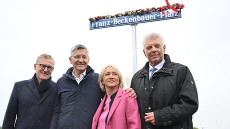 Beckenbauer ya tiene su plaza delante del estadio del Bayern
