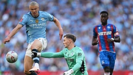 Guardiola no se moja: “Preguntadle al árbitro”