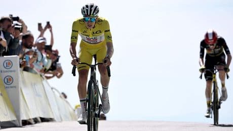 Tadej Pogacar verbreekt 21 jaar oud (en illuster) record van Iban Mayo op de Mont Ventoux en duikt onder de 55 minuten