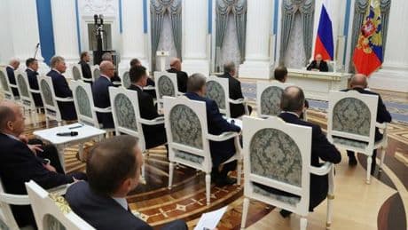 Guerre en Ukraine : Vladimir Poutine ne lâche rien, une semaine après avoir paradé au sommet d’Anchorage