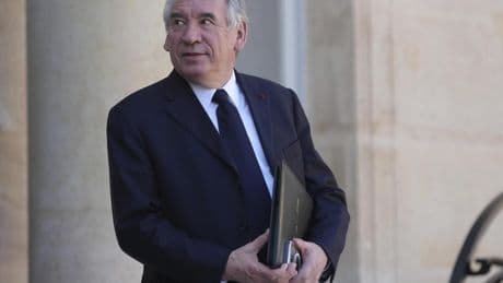 Tenso interrogatorio al primer ministro Bayrou sobre si tapó un caso de pederastia