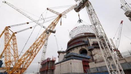 Le Royaume-Uni met les bouchées doubles pour relancer le nucléaire