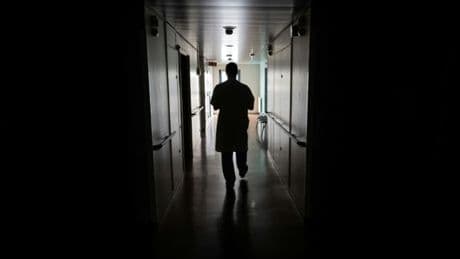 Un homme sage-femme condamné à 14 ans de réclusion criminelle pour viols sur des patientes