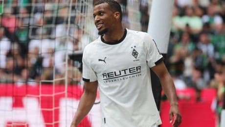 PSV legt Alassane Pléa voor twee jaar vast, spits sluit direct aan op trainingskamp