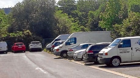 Getxo duplica el número de multas a coches abandonados
