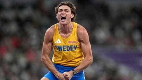 Armand Duplantis, encore record, décroche un troisième titre mondial, porté par la concurrence d’Emmanouil Karalis