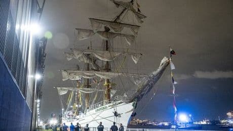 Officials reveal cause of deadly crash as Mexican navy ship smashes into Brooklyn Bridge
