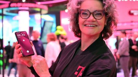 Keine Apps mehr sichtbar: Telekom bringt KI-Phone heraus - Konkurrenz geht andere Wege