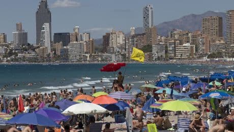 El turismo marca récord en España con 25,6 millones de turistas extranjeros hasta abril