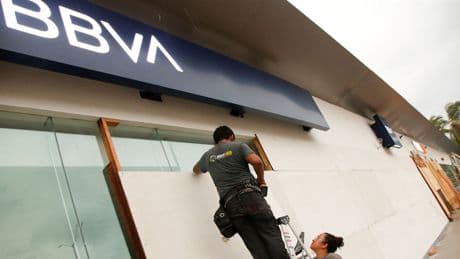Bbva avanti tutta: l’Opa su Sabadell continua nonostante i paletti di Madrid