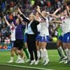 Sarina Wiegman pakt voor derde keer op rij EK-titel: Engeland wint penaltyserie na drie missers van Spanje