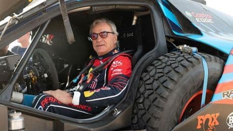 Sainz da la primera vuelta completa a MadRing con su coche del Dakar