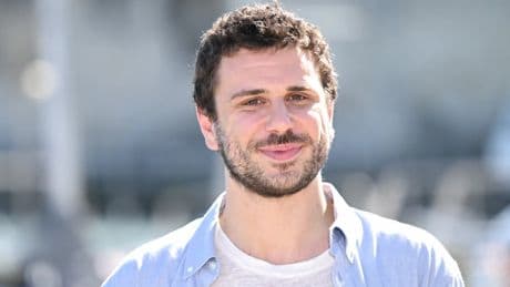 Cannes veta al actor Théo Navarro-Mussy tras ser acusado de violación