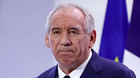 La oposición francesa amenaza con censurar a Bayrou por los recortes mientras los sindicatos planean movilizaciones