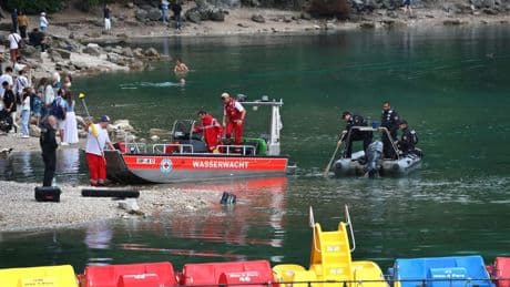 Nach Tretboot-Unglück: Vater und Sohn weiter vermisst