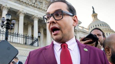 Ex-Politiker George Santos beklagt sich über Gefängniskleidung