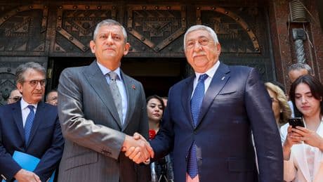 Özgür Özel’den Erdoğan’a çağrı: Gelin esnafın elini havada bırakmayalım