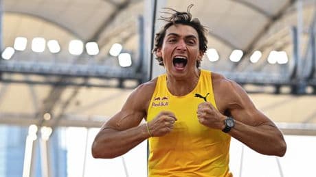 Duplantis ya acaricia los 6,30 metros tras volver a batir el récord del mundo