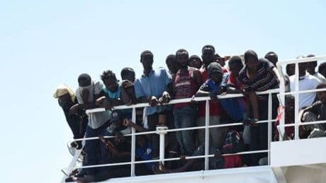 Via i migranti violenti: la Germania prepara il piano delle espulsioni