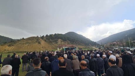 Kuraklık nedeniyle duaya çıkanlara büyük sürpriz! Cep telefonlarıyla kaydettiler