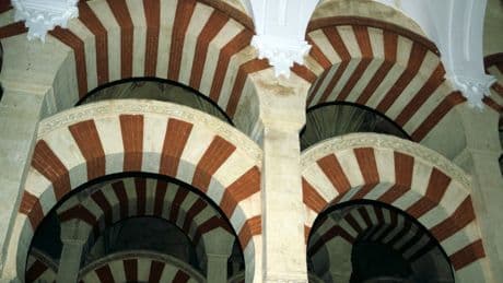 Debajo de la Mezquita de Córdoba, la Basílica: una historia para víctimas de la LOGSE