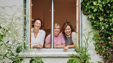 La remota perfumería irlandesa con salón de té y flores únicas