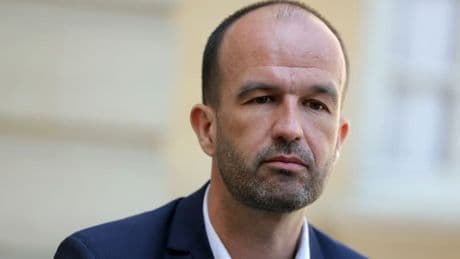 "Une mesure injuste et ridicule": Manuel Bompard juge "inacceptable" la TVA sociale envisagée par François Bayrou
