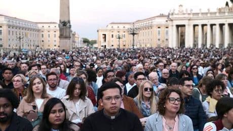 En direct, mort du pape François : Donald Trump, Emmanuel Macron et Volodymyr Zelensky assisteront aux funérailles samedi