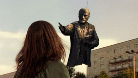 Bir duvar yıkılırken: Sosyalizmin hayaletleri ve Good Bye, Lenin!