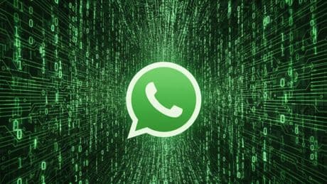 WhatsApp tiene activada por defecto una función que puede llevar a todo tipo de estafas: así se evita