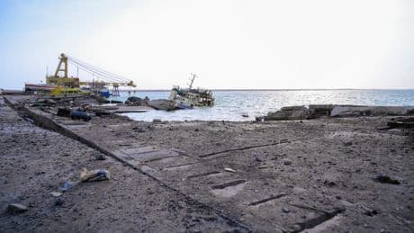 Israel urges evacuation of Yemen ports after strikes target Houthi strongholds