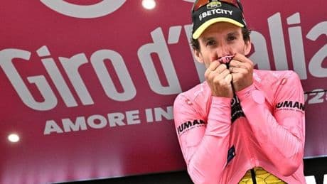 La estrategia que le dio el Giro a Simon Yates